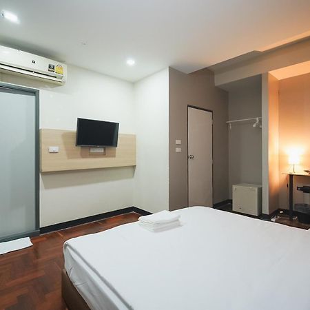 Z โกอินน์ สีลม - สถานีรถไฟฟ้าเซนต์หลุยส์ Go Inn Silom بانكوك المظهر الخارجي الصورة
